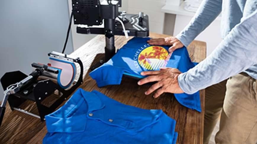 Come funziona il transfer serigrafico e quando preferirlo alle altre tecniche di personalizzazione