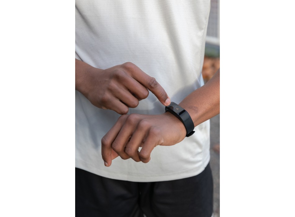 Activity tracker Sense Fit in TPU riciclato RCS FullGadgets.com