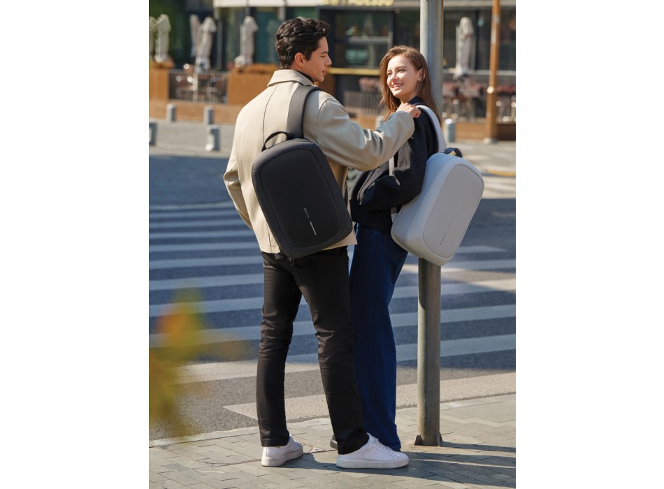 Bobby Edge FullGadgets.com