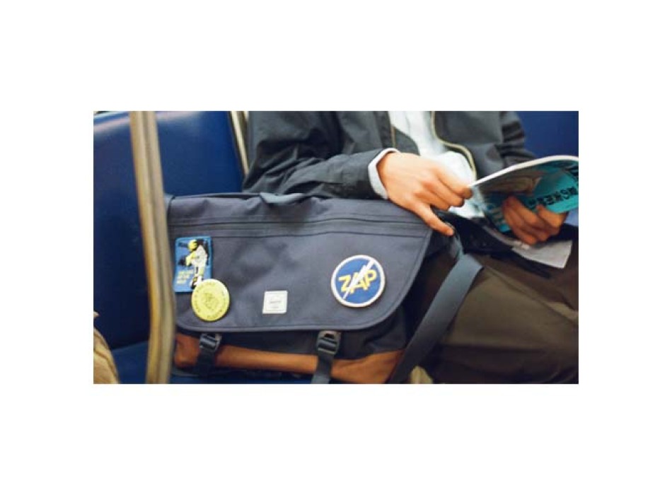 Borsa a tracolla in materiale riciclato da 22,5 litri Herschel Cove FullGadgets.com