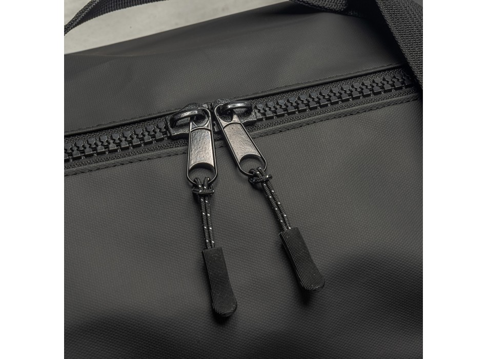 Borsa Duffle in poliestere water resistant. Tracolla regolabile e removibile con fibbia FullGadgets.com