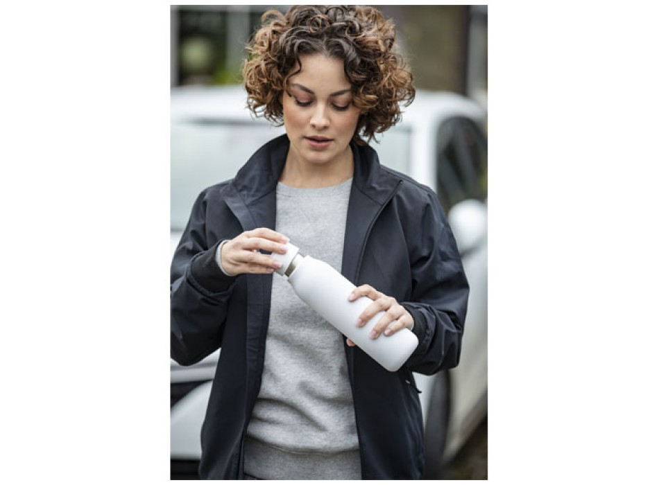 Bottiglia Marka da 600 ml con isolamento sottovuoto in rame e anello in metallo FullGadgets.com