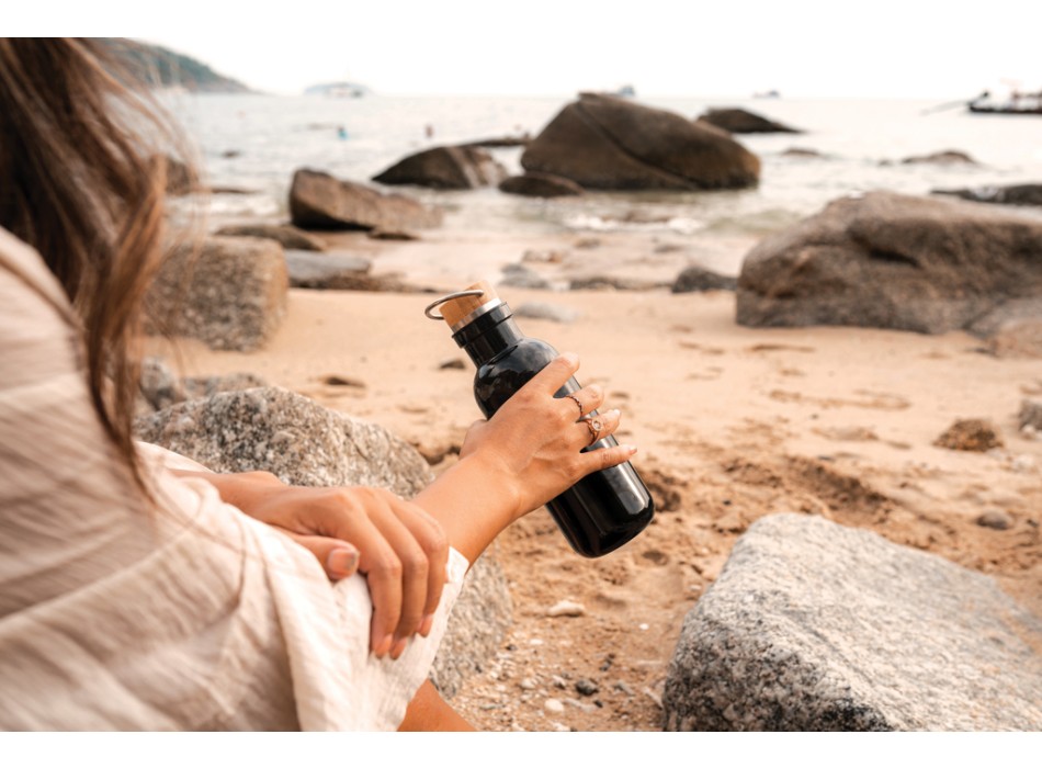 Bottiglia rPET RCS con manico e tappo in bambù 680ml FullGadgets.com