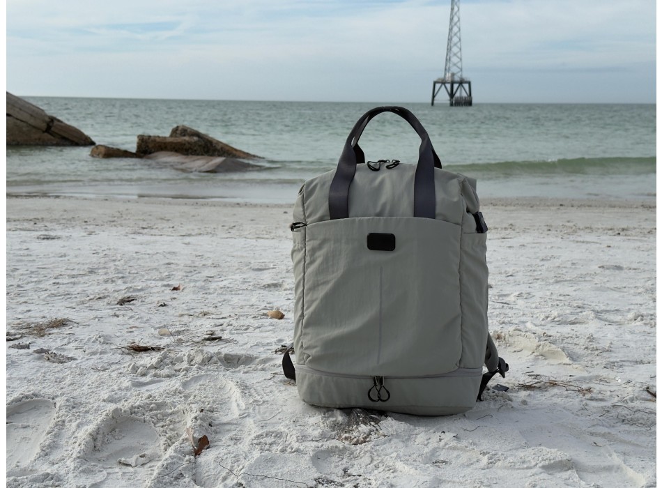 BrandCharger Hauler totepack FullGadgets.com