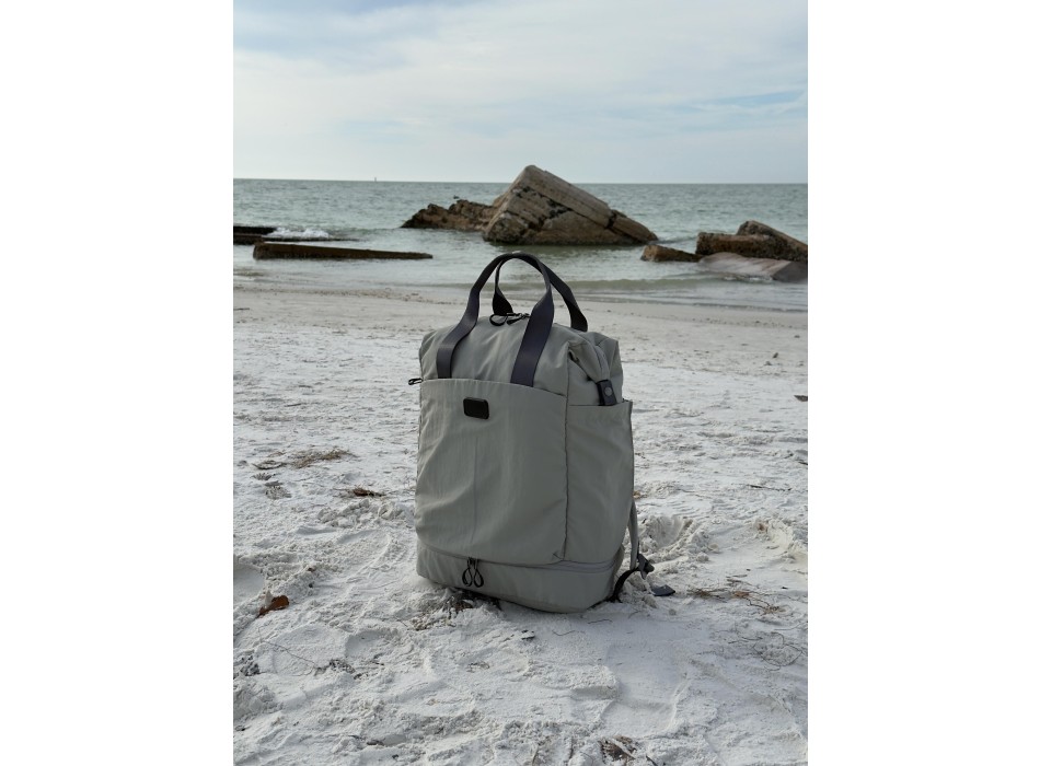 BrandCharger Hauler totepack FullGadgets.com