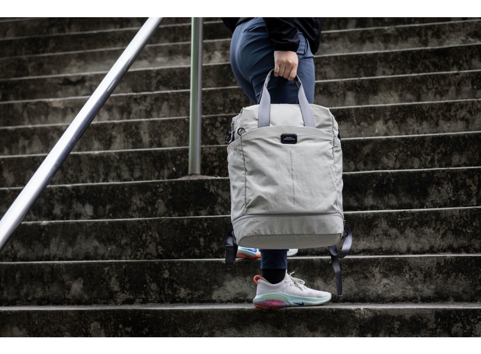 BrandCharger Hauler totepack FullGadgets.com
