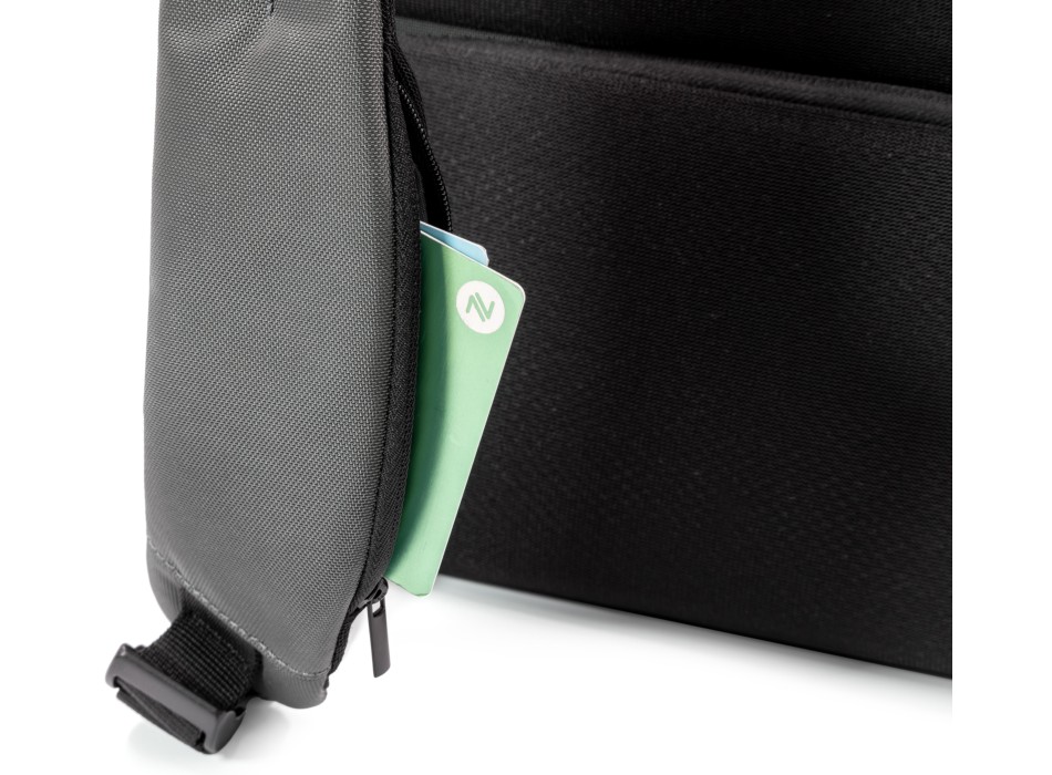 BrandCharger Nexus totepack FullGadgets.com