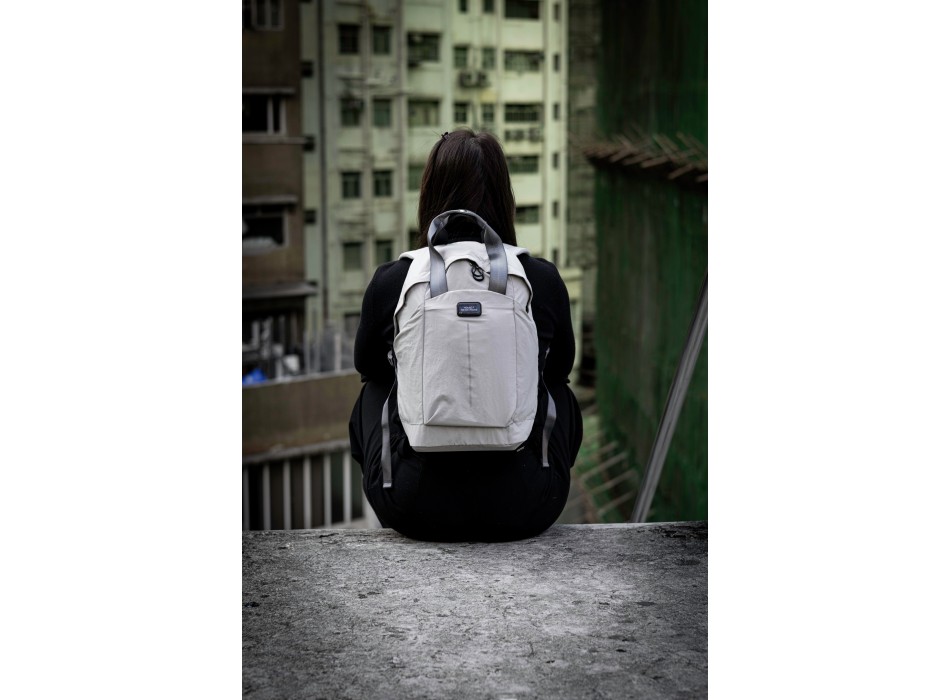 BrandCharger Pulse backpack FullGadgets.com