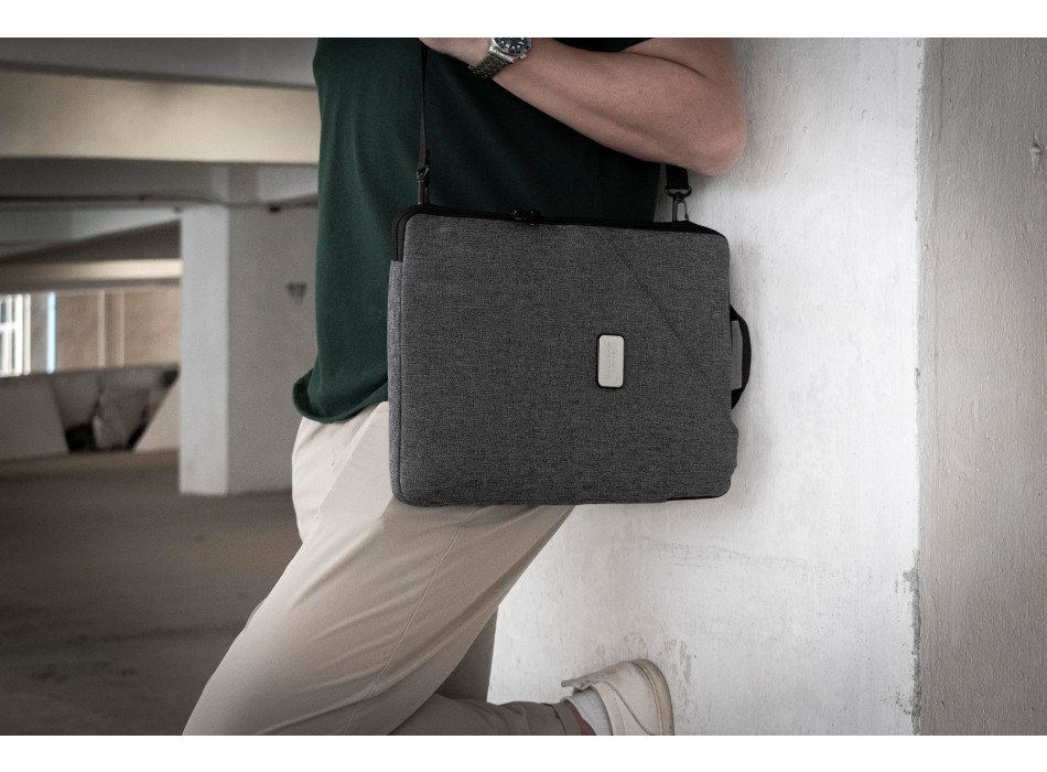 BrandCharger Specter Go 14-inch laptop bag FullGadgets.com