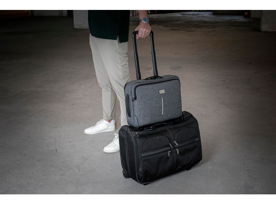 BrandCharger Specter Hybrid 16-inch laptop bag FullGadgets.com