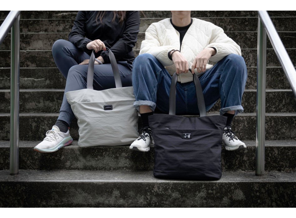 BrandCharger Terra tote bag FullGadgets.com
