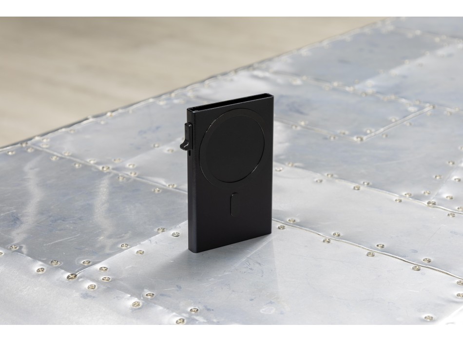 BrandCharger Wally mag card wallet FullGadgets.com