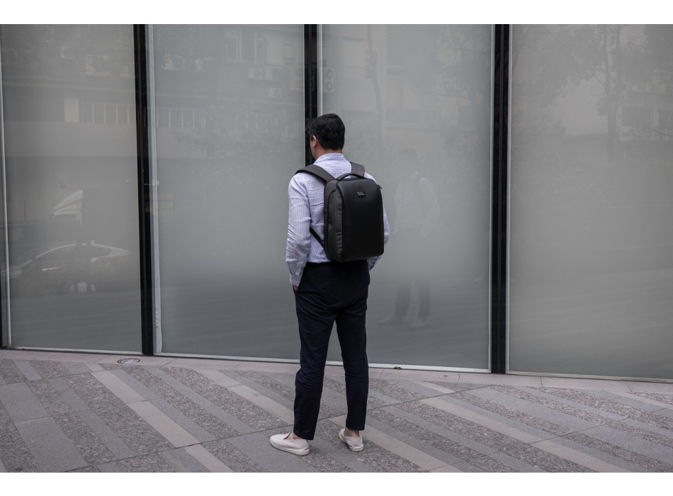 BrandCharger, zaino Apex FullGadgets.com