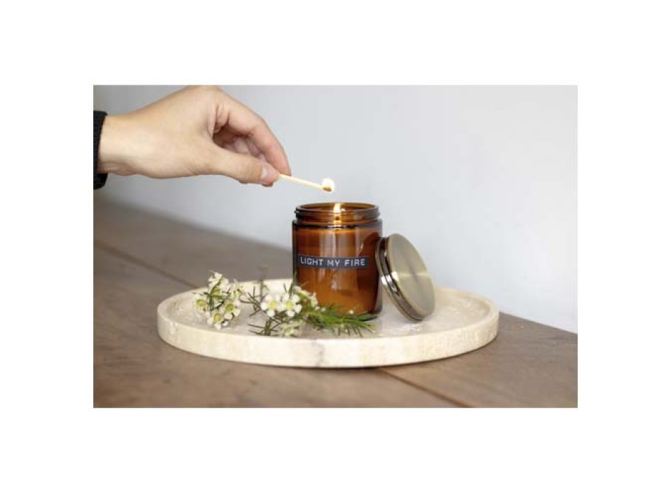 Candela profumata al legno di cedro formato medio Wellmark FullGadgets.com