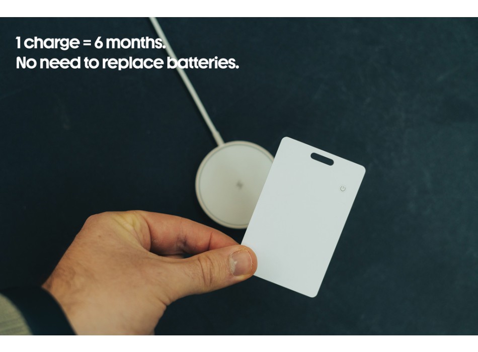 Card  ultrasottile ricaricabile Findit in rABS RCS FullGadgets.com