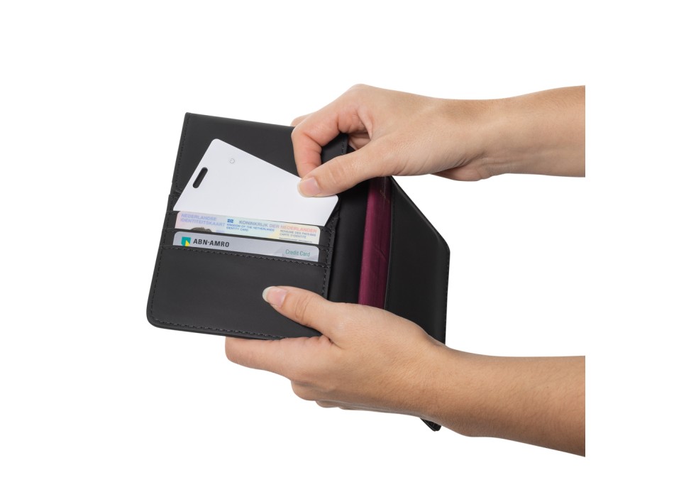 Card  ultrasottile ricaricabile Findit in rABS RCS FullGadgets.com