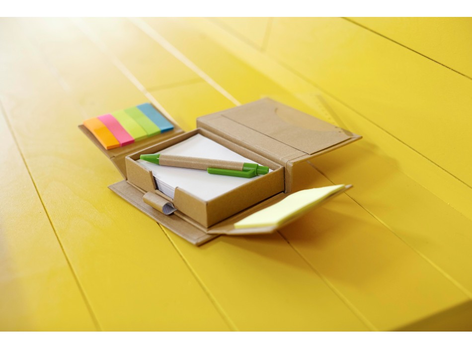 Cardboard memo holder Glenn FullGadgets.com
