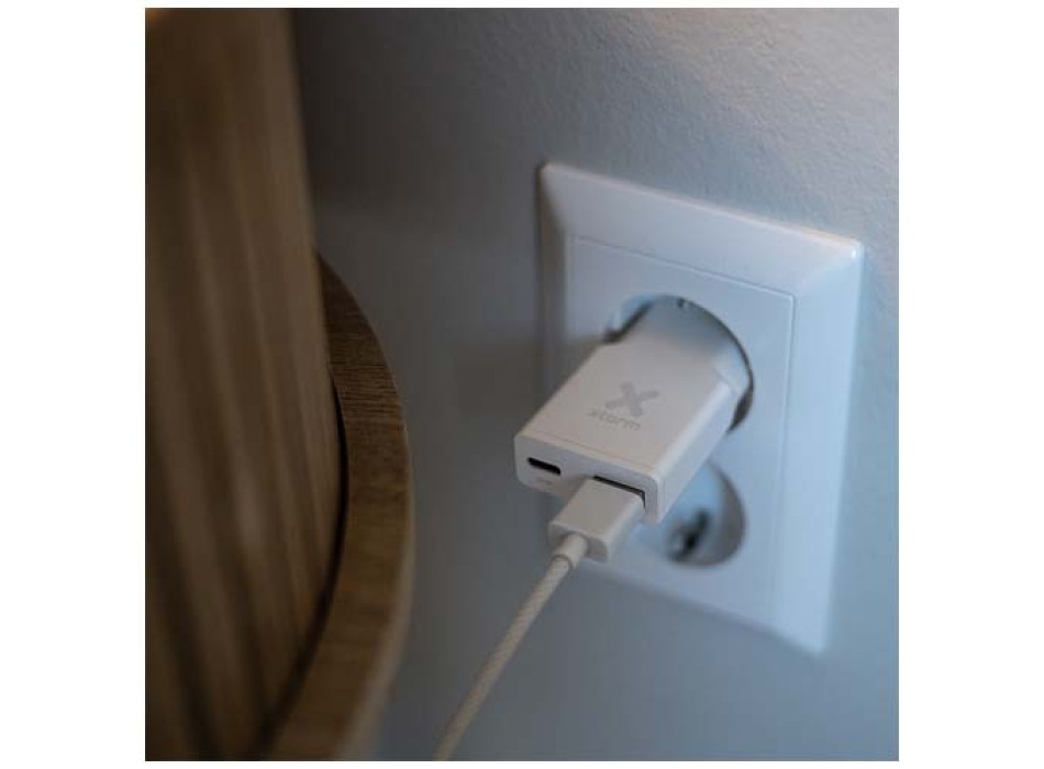 Caricabatterie da 25 W Xtorm XG2SL025 Go2 SlimLine FullGadgets.com