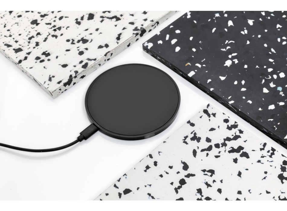 Caricatore RCS wireless 10W in plastica riciclata FullGadgets.com