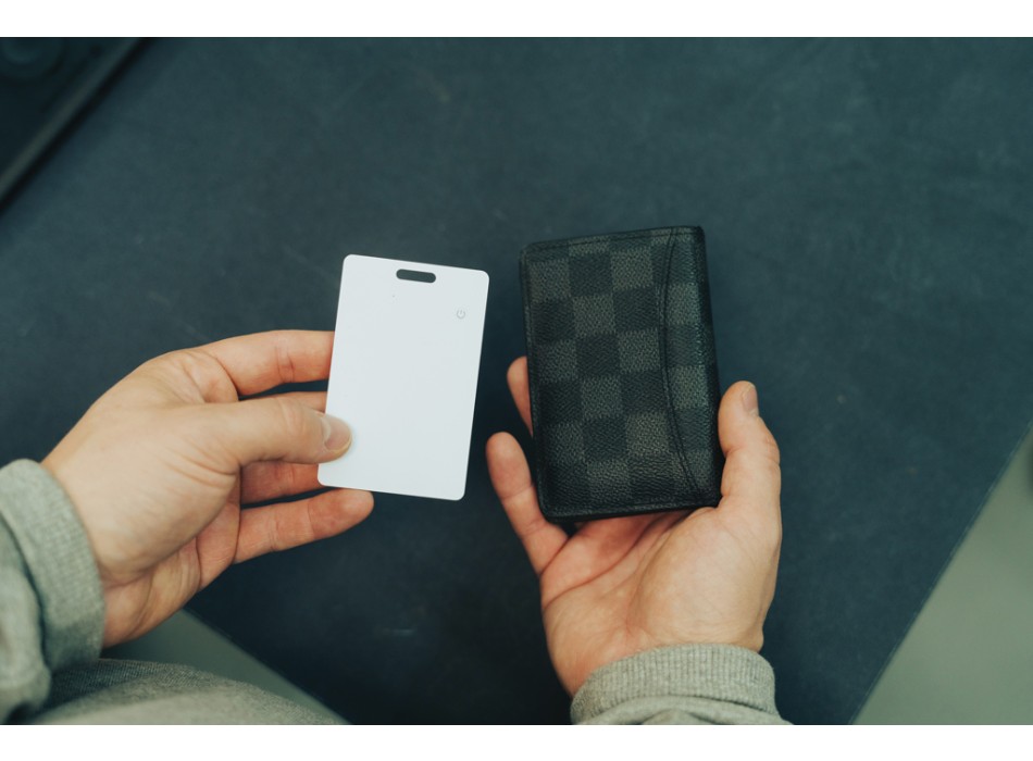 Carta tracker Findcard in rABS RCS FullGadgets.com