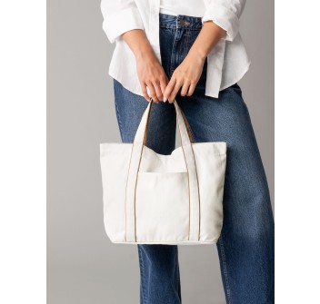 Courtside Medium Tote FullGadgets.com
