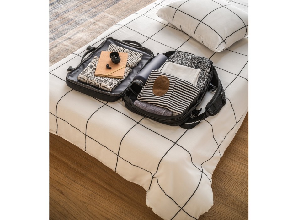 DALLAS. Zaino da viaggio in poliestere 600D riciclato ad alta densità per laptop da 17.3 pollici FullGadgets.com