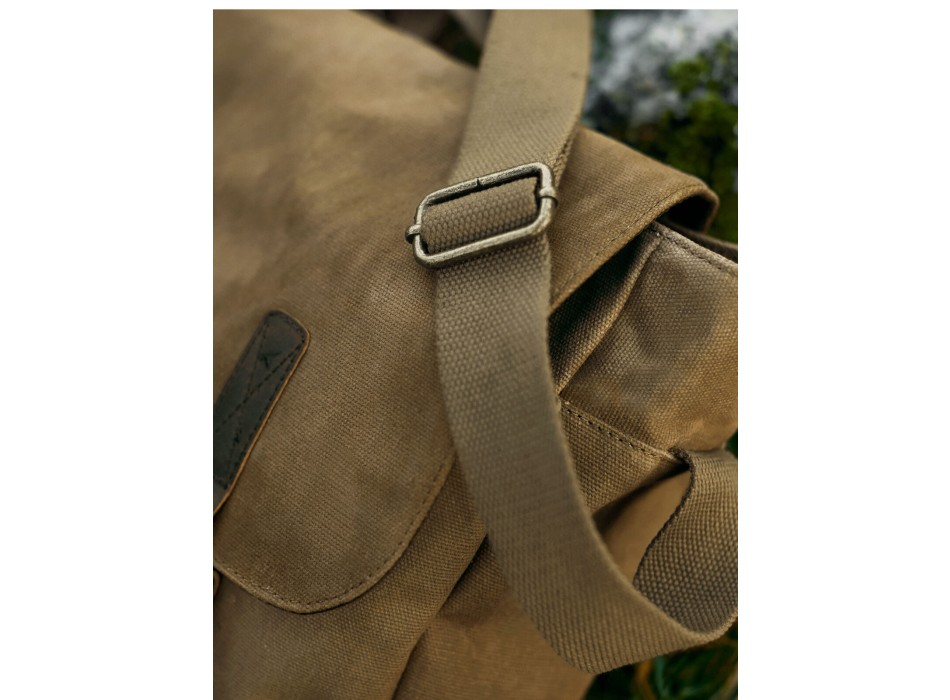 Heritage Waxed Canvas Messenger FullGadgets.com