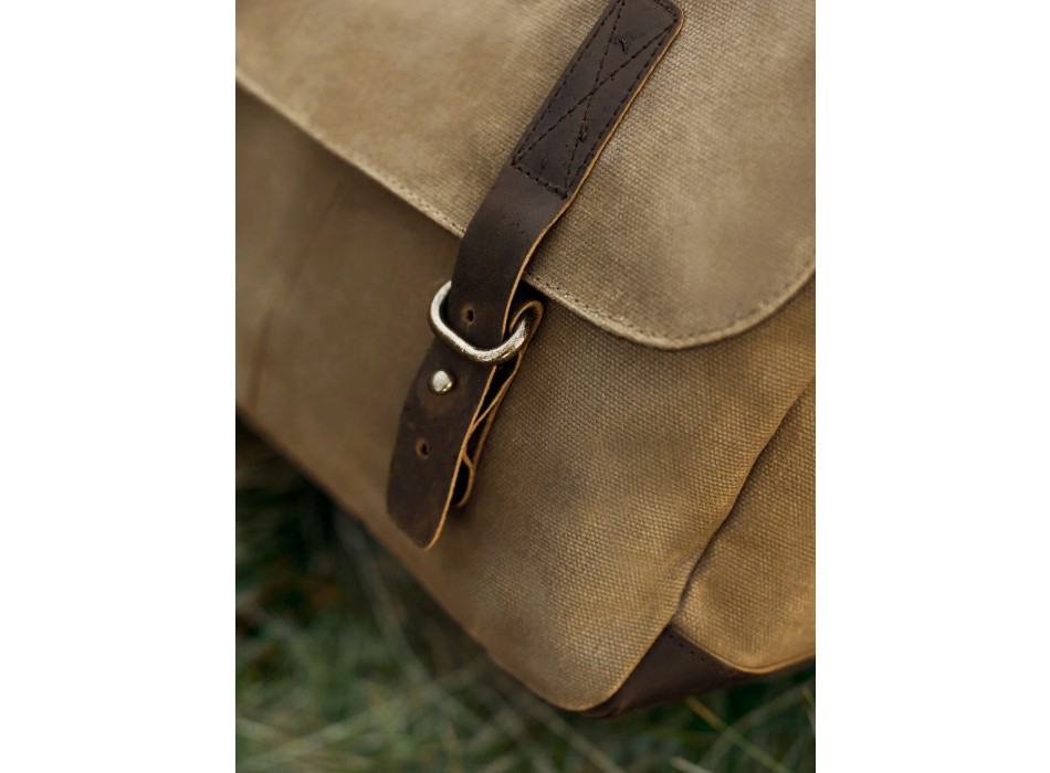 Heritage Waxed Canvas Messenger FullGadgets.com