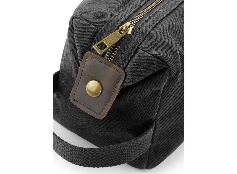 Heritage Waxed Canvas Wash Bag FullGadgets.com