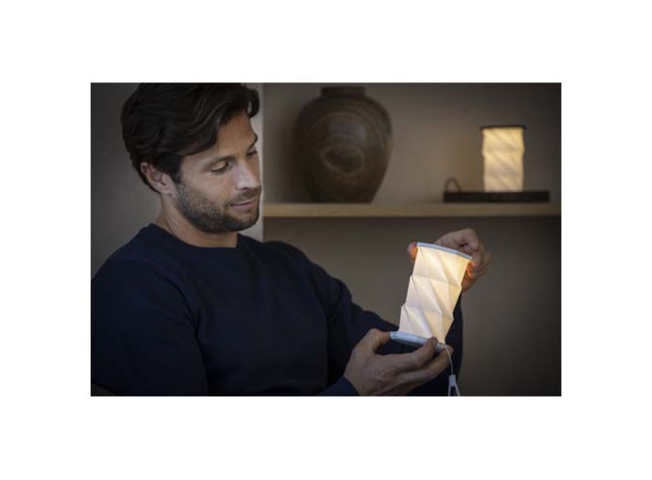 Lampada da tavolo pieghevole in plastica riciclata Celestia FullGadgets.com