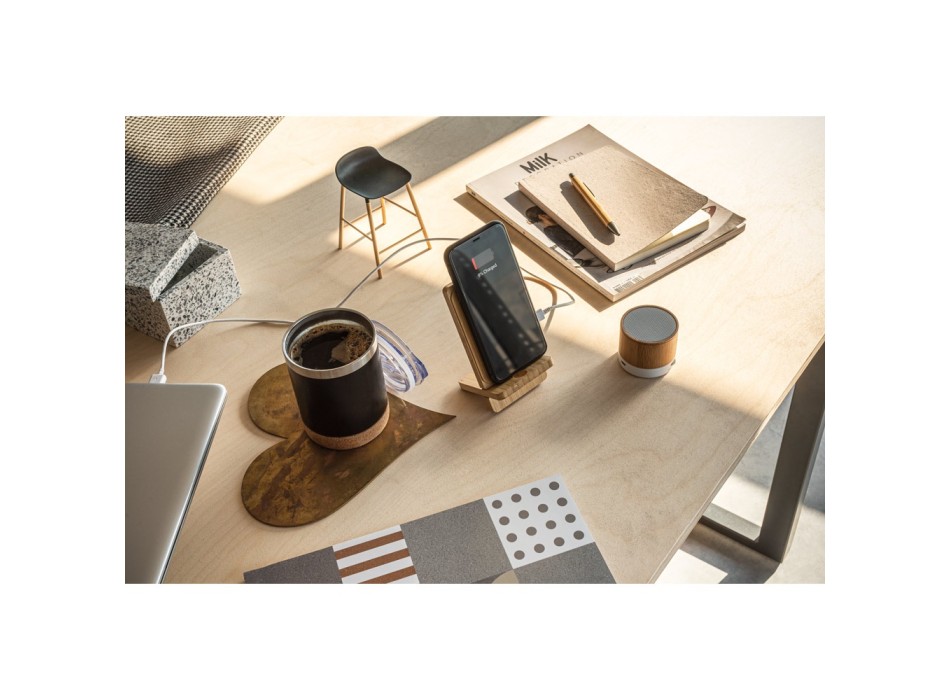 LANGE. Supporto per smartphone con caricatore wireless veloce da 15W in bambù FullGadgets.com