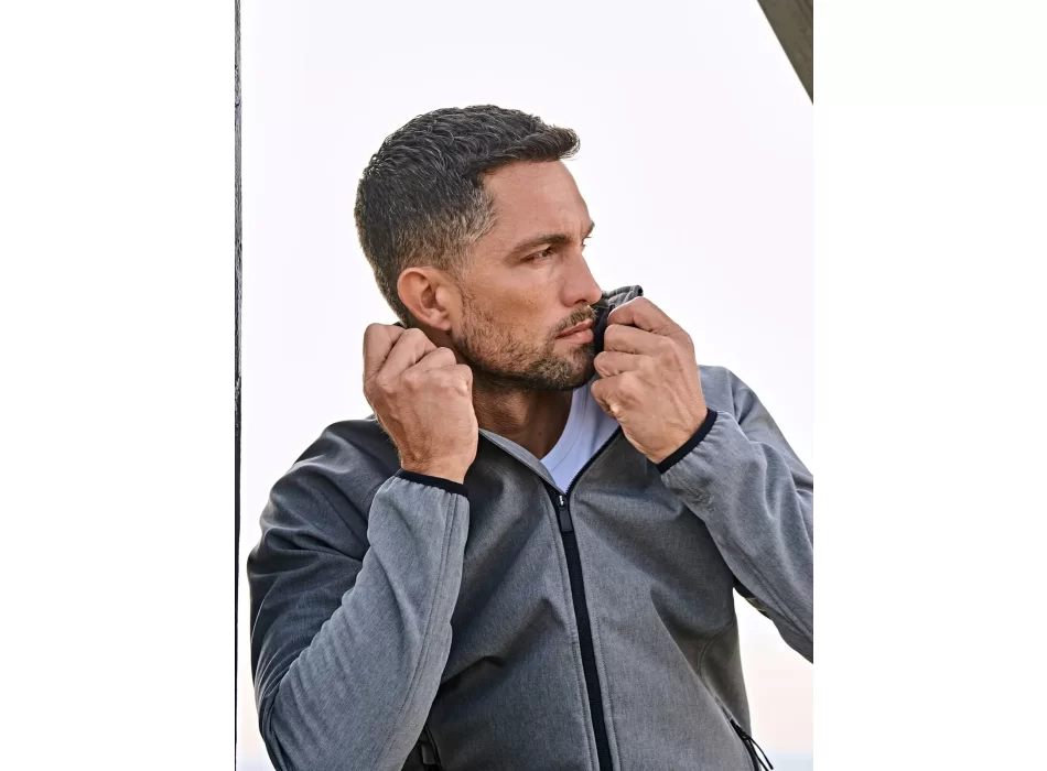 Lightweight Performance Softshell FullGadgets.com