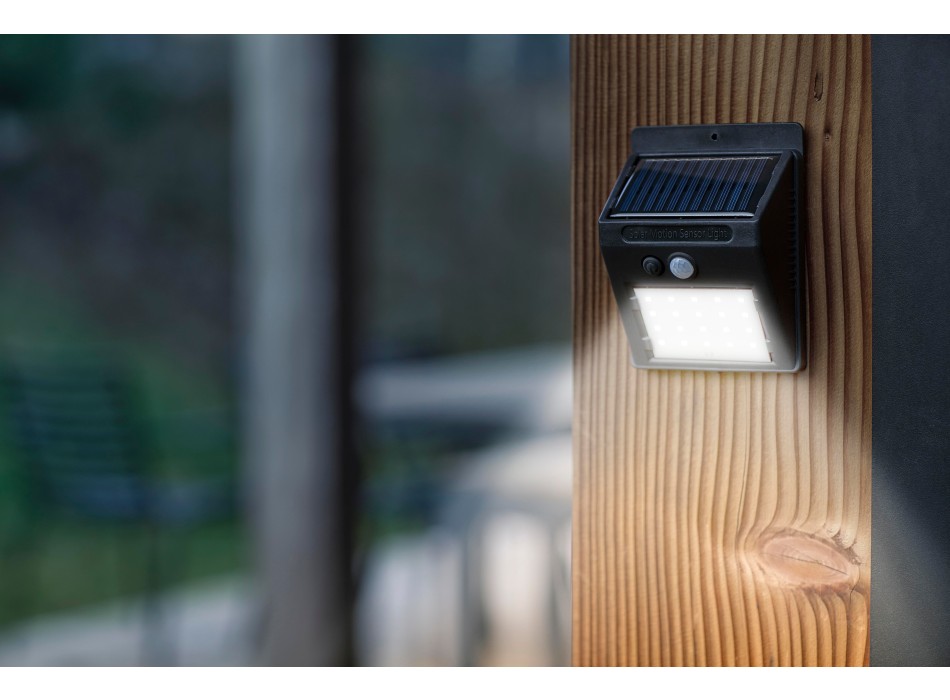 Luce solare in PP Briony FullGadgets.com