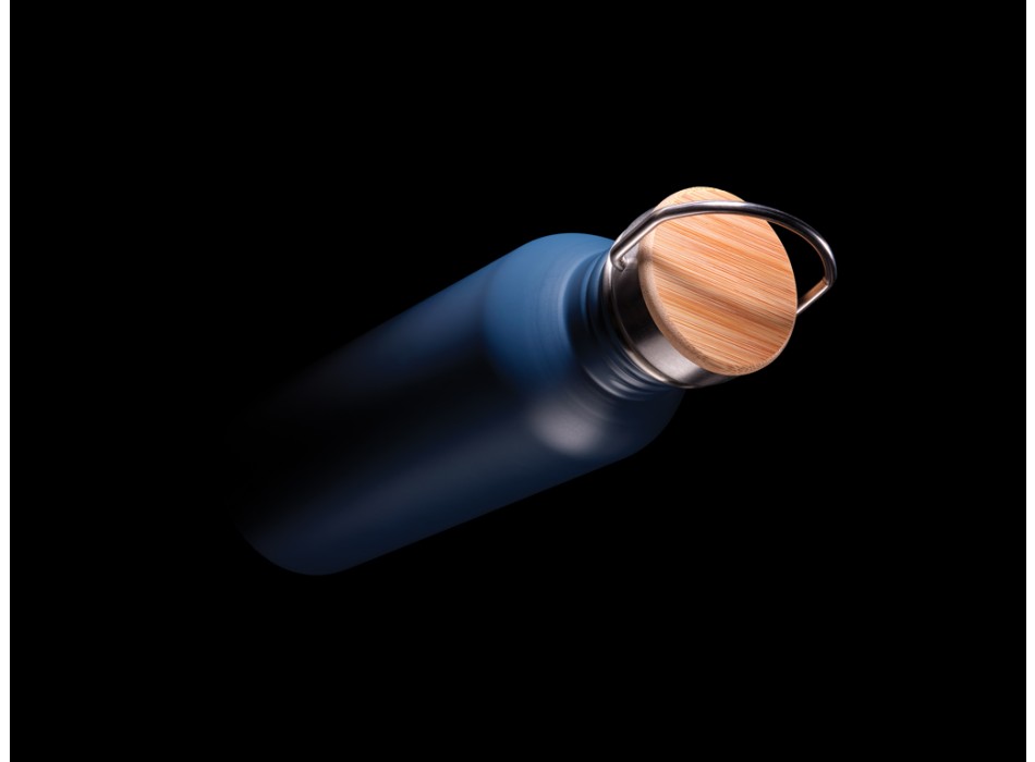 Moderna bottiglia in acciaio con tappo in bambù 700ml FullGadgets.com