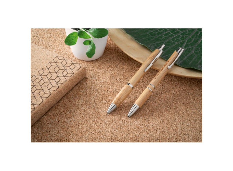 NICOLE. Penna a sfera in bambù con clip e dettagli in metallo FullGadgets.com