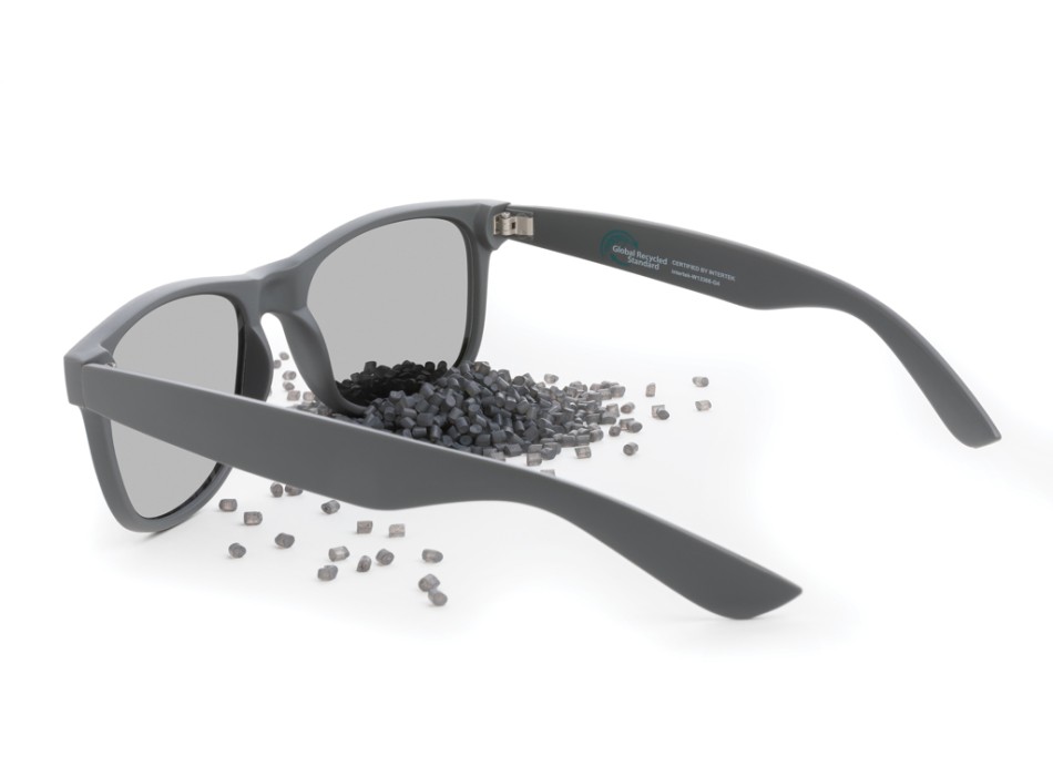 Occhiali da sole in plastica riciclata GRS FullGadgets.com