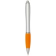 Penna a sfera in plastica riciclata certificata RCS con fusto argentato e impugnatura colorata (inchiostro nero) Nash FullGadgets.com