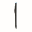 Penna  in alluminio. Il logo inciso a laser diventa dello stesso colore del touch screen. FullGadgets.com