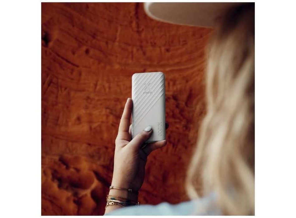 Power bank Xtorm Go2 da 20 W e 10.000 mAh con ricarica rapida FullGadgets.com