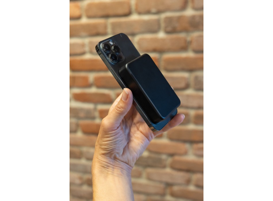 Powerbank magnetica 10.000mAh Amporia in rPlastica RCS FullGadgets.com