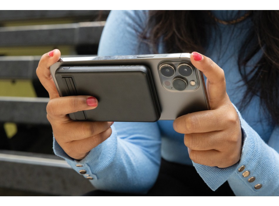 Powerbank magnetica da 5.000 mah 5W Zen in bambù e rPlastica FullGadgets.com