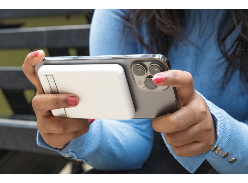 Powerbank magnetica da 5.000 mah 5W Zen in bambù e rPlastica FullGadgets.com