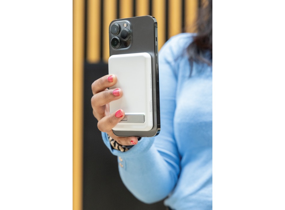 Powerbank magnetica da 5.000 mah 5W Zen in bambù e rPlastica FullGadgets.com