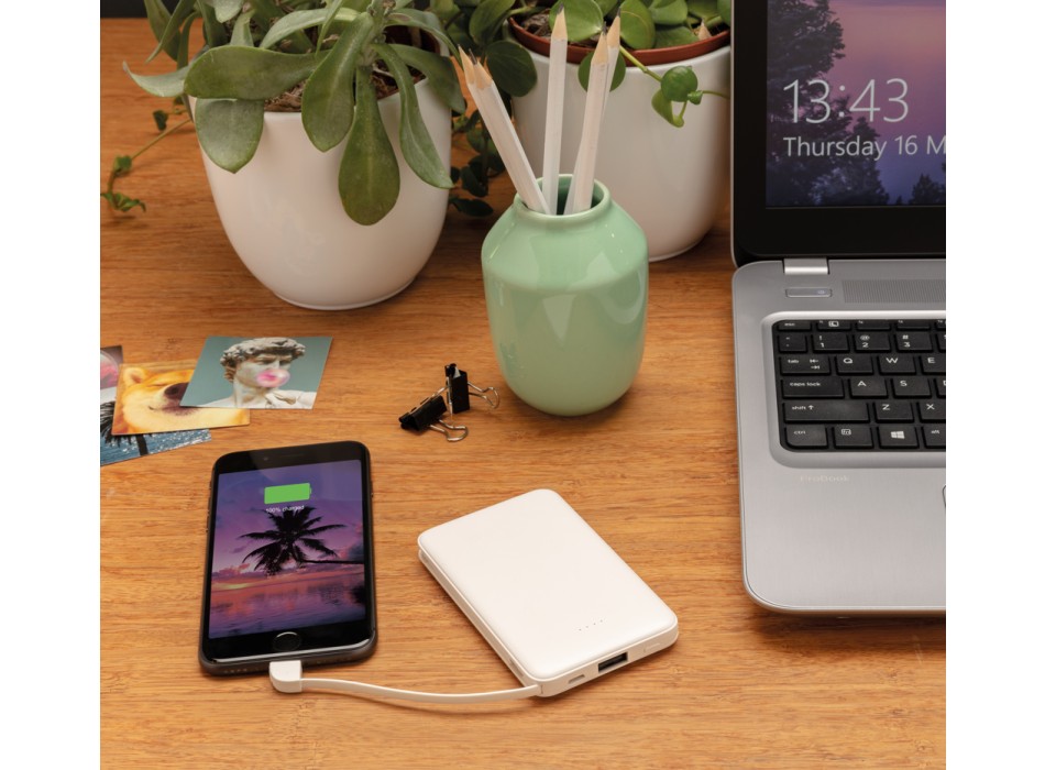 Powerbank tascabile 5.000 mAh con cavi integrati FullGadgets.com