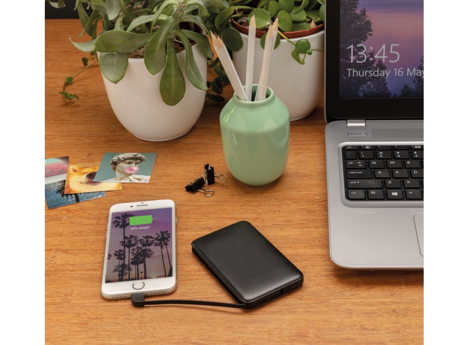 Powerbank tascabile 5.000 mAh con cavi integrati FullGadgets.com