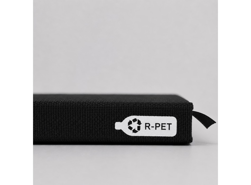 Quaderno con copertina rigida in R-PET. Elastico di chiusura e segnalibro in raso FullGadgets.com