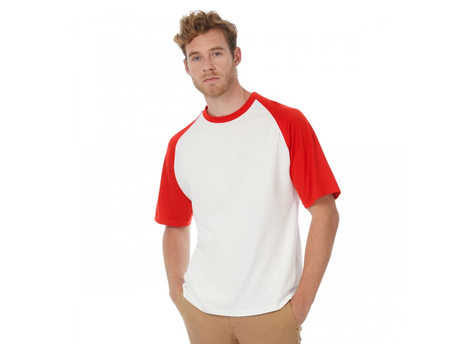 ragazzo con maglietta manica corta bicolore bianca/rossa FullGadgets.com