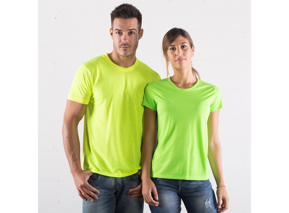 ragazzo e ragazza con maglietta giallo fluorescente FullGadgets.com