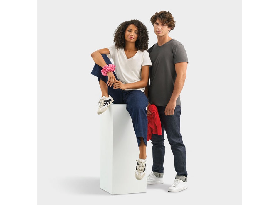 REGENT V - REGENT V  V-NECK T-SHIRT FullGadgets.com