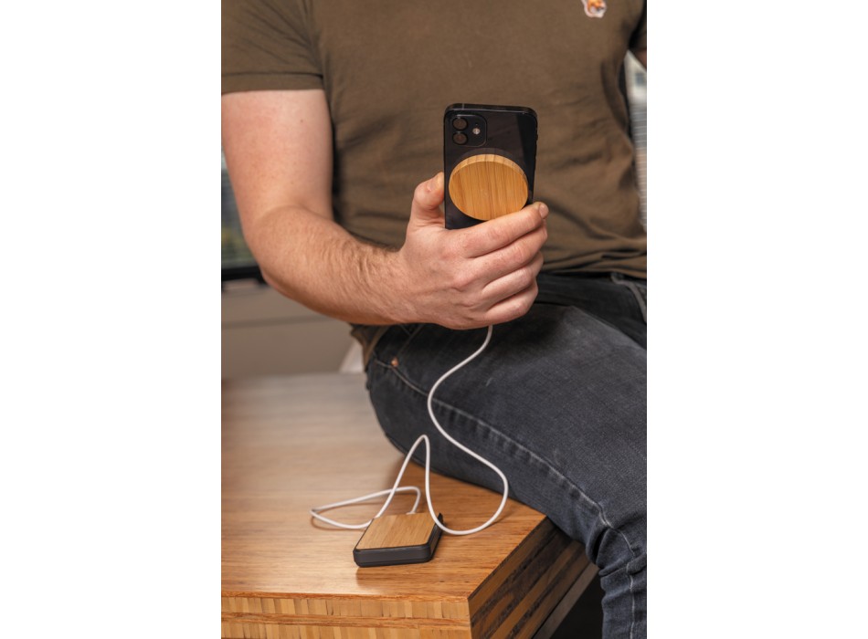Ricaricatore wireless magnetico 10W in bambù FullGadgets.com